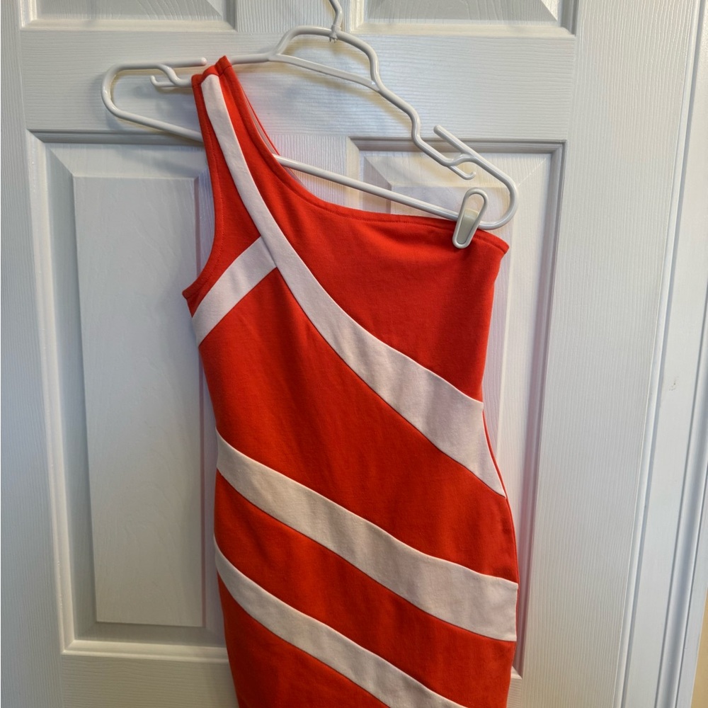 *NWOT* Charlotte Russe One-Shoulder Coral & White Dress